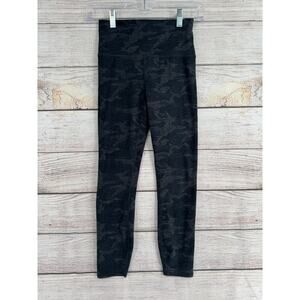 Vuori Clean Elevation Camo Leggings Womens XS Short Gray Camouflage